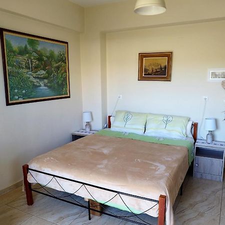 Mom'S Cozy Corner Hotel Heraklion  Exterior photo