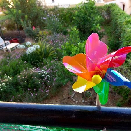 Mom'S Cozy Corner Hotel Heraklion  Exterior photo