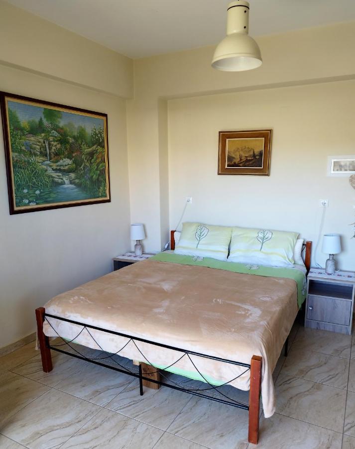 Mom'S Cozy Corner Hotel Heraklion  Exterior photo