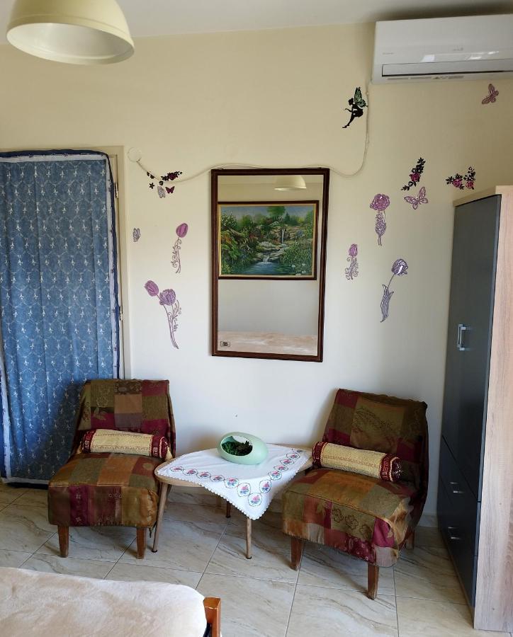 Mom'S Cozy Corner Hotel Heraklion  Exterior photo